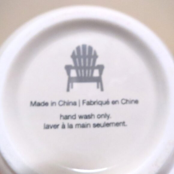 Large Embossed Emblem Muskoka Adirondack Chair Coffee Tea Mug 20oz Stoneware - Picture 3 of 3